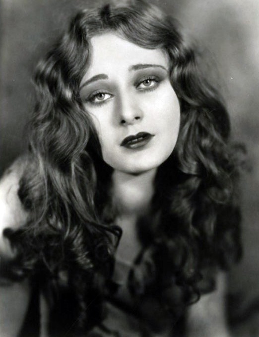 http://orig04.deviantart.net/8ee0/f/2012/139/1/6/vintage_stock___dolores_costello_by_hello_tuesday-d50awfn.jpg